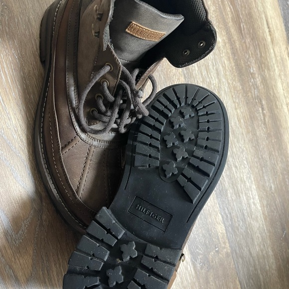 Tommy Hilfiger boots - Picture 8 of 8